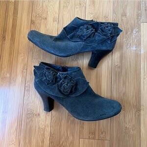 BORN crown suede rose buds booties 11